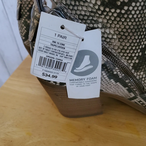 NWT Universal Thread Jameson Faux Python Snakeskin Booties - Picture 6 of 7